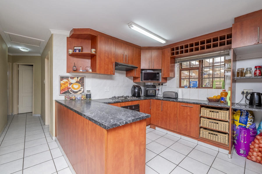 4 Bedroom Property for Sale in Bonnie Brae Western Cape